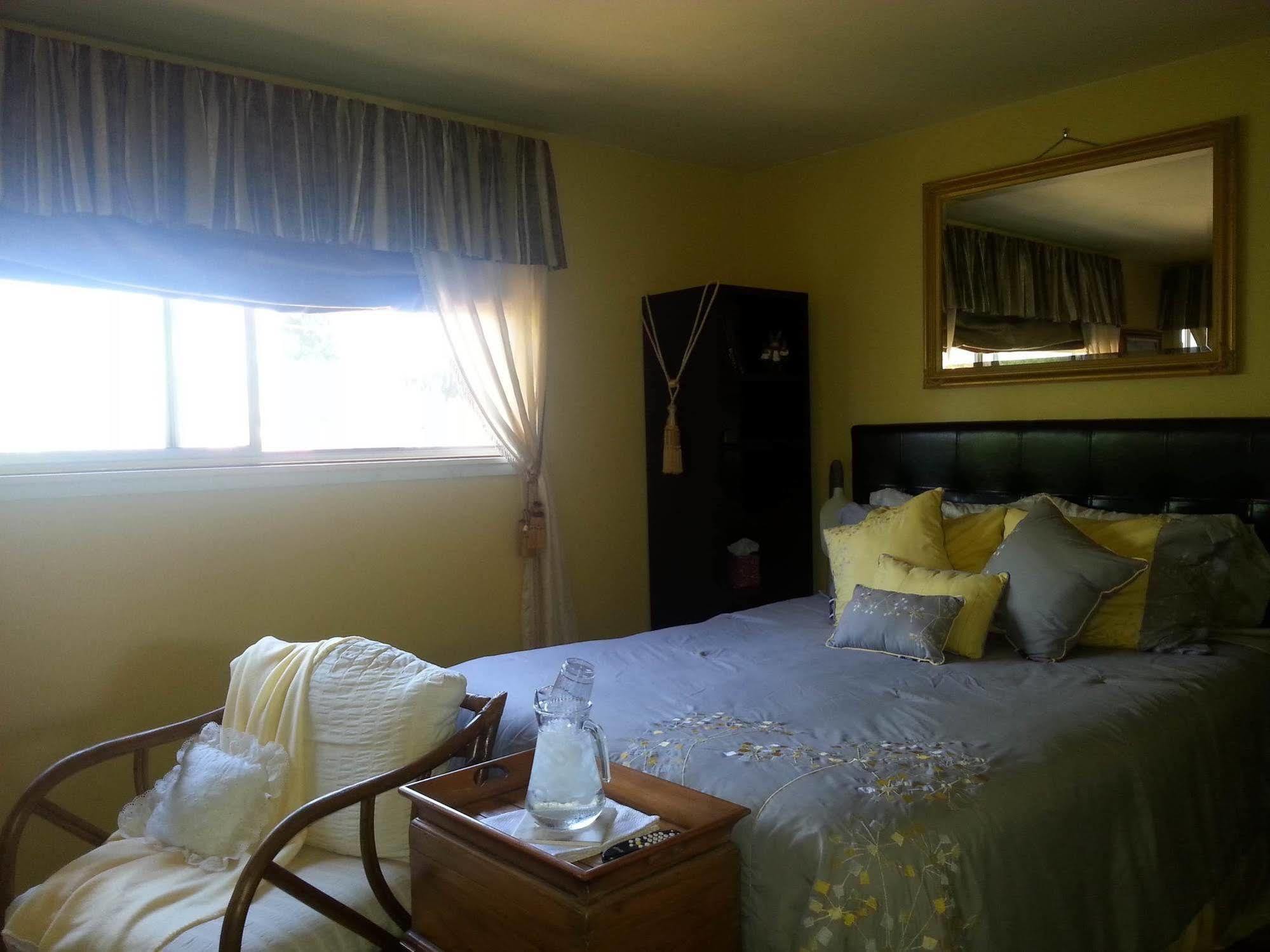 Secret Garden Bed And Breakfast Tacoma Bagian luar foto